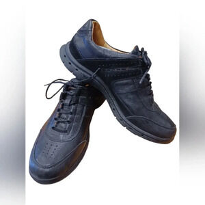 Clarks Black Leather Lace Up Running Shoe  EUC Size 8W